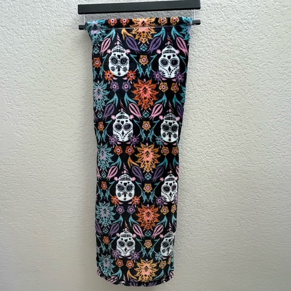 Adirondack plush scull blanket - Picture 5 of 5